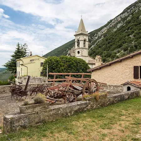 Casa Ridente Nella Valle Del Menotre Con Giardino Holiday home *