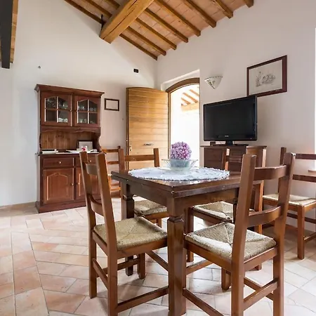 Dom wakacyjny Casa Ridente Nella Valle Del Menotre Con Giardino