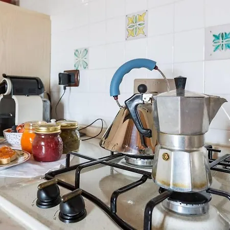 Semesterbostad Casa Ridente Nella Valle Del Menotre Con Giardino